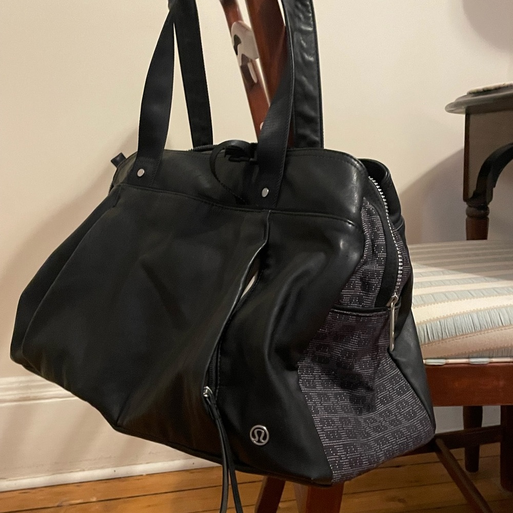 Lululemon gym / overnight / travel bag